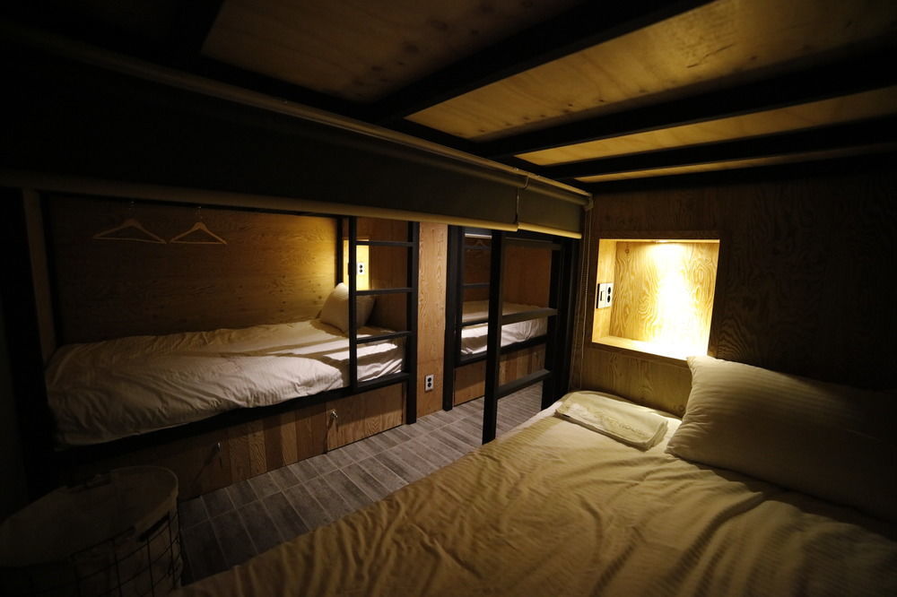 בוסאן The Bay Guesthouse - Hostel מראה חיצוני תמונה